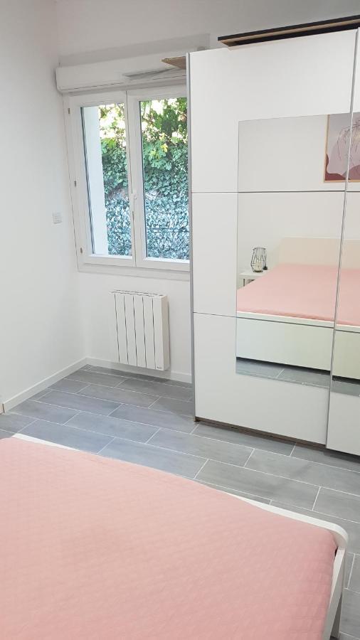 Holiday home Sous L'olivier
